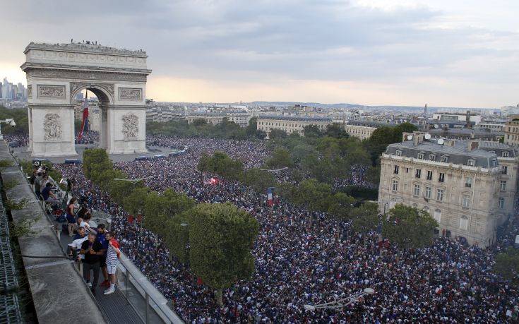 Επεισόδια και ταραχές στη Γαλλία στους πανηγυρισμούς για την κατάκτηση του Μουντιάλ
