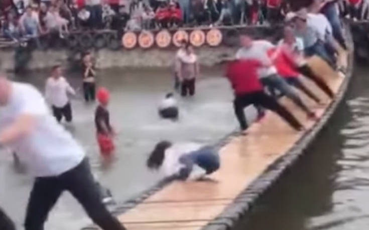 Πόση ώρα μπορείς να σταθείς όρθιος σε μια κινούμενη γέφυρα;