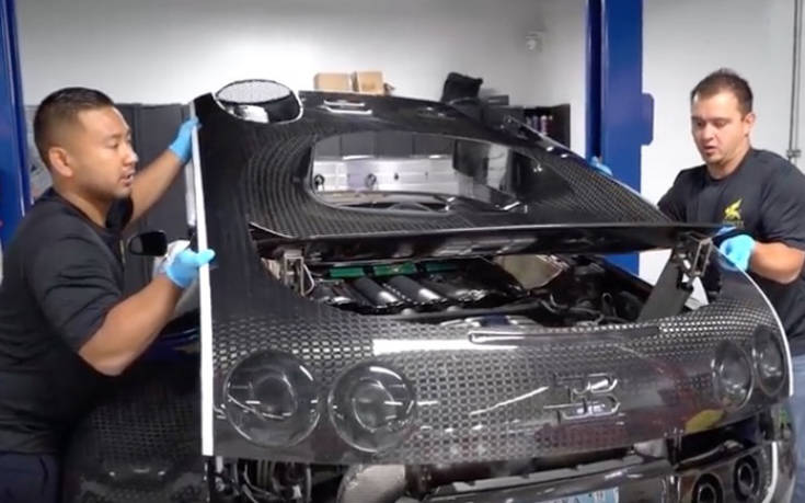 Πώς αλλάζεις λάδια σε μια Bugatti Veyron