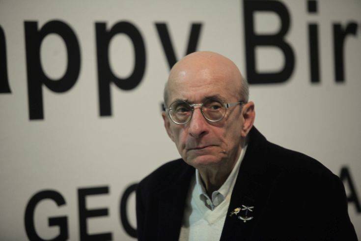 Έφυγε από τη ζωή ο ποιητής Μάνος Ελευθερίου