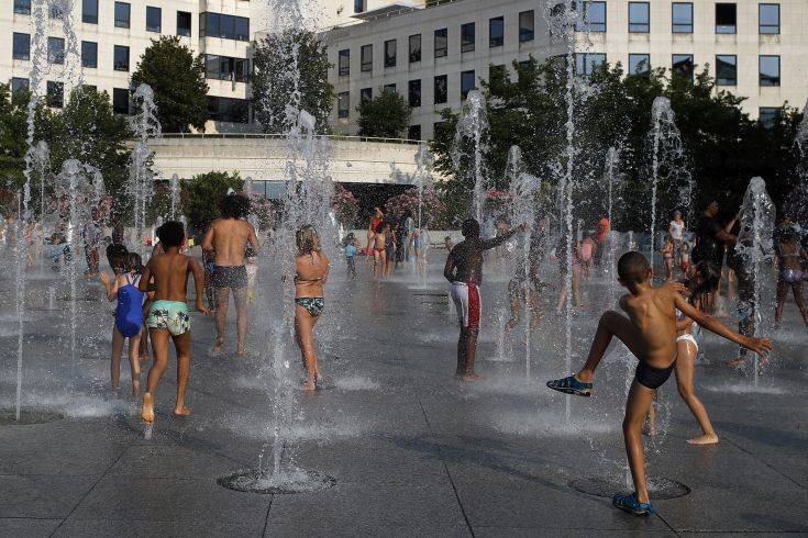 Ευρωπαϊκές χώρες σε κλοιό καύσωνα με τον υδράργυρο στο κόκκινο