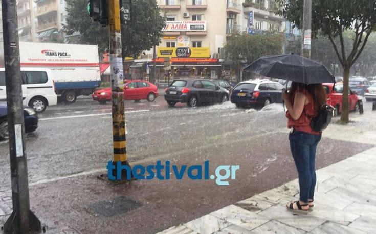 Δρόμοι ποτάμια στο κέντρο της Θεσσαλονίκης