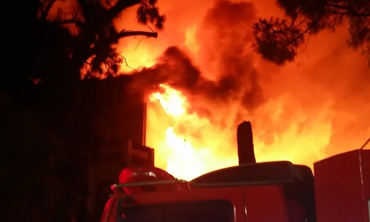 Βίντεο από τη φωτιά στο Πολεμικό Μουσείο στα Χανιά