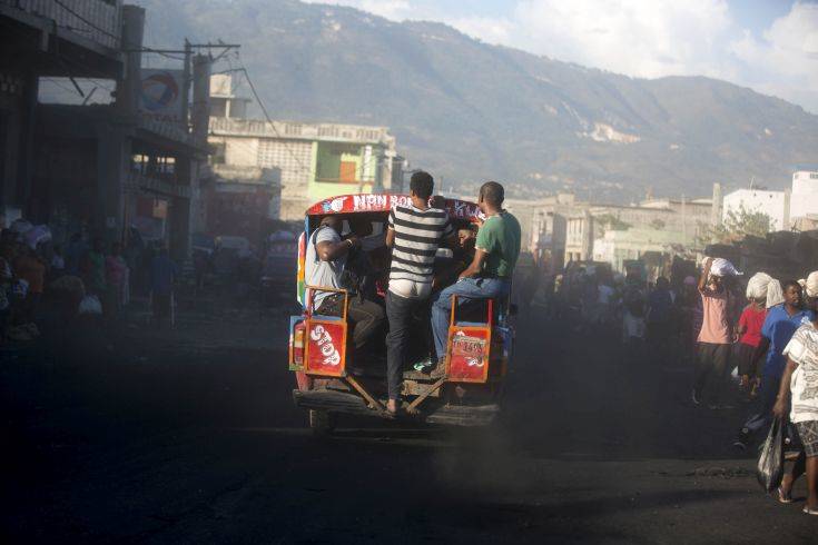 Οι βίαιες διαδηλώσεις για τα καύσιμα έφεραν παραίτηση στην Αϊτή