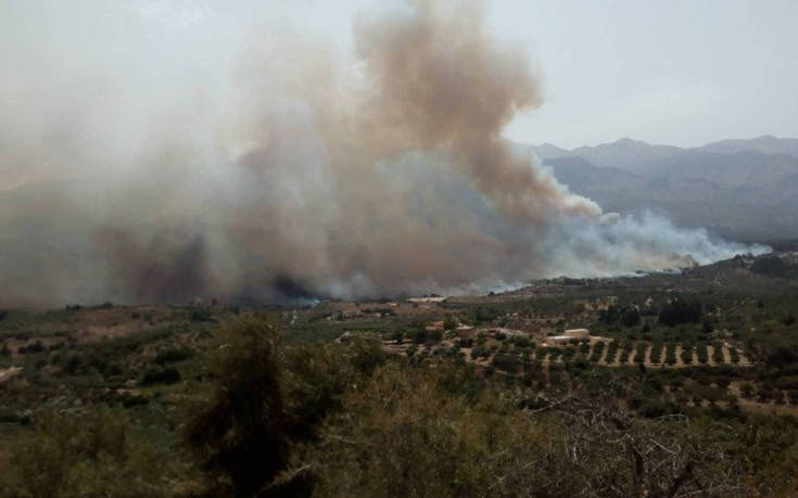 Μεγάλη φωτιά ξέσπασε κοντά στον Άγιο Φανούριο στα Χανιά