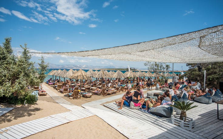 Το ανανεωμένο Santa Maria Beach Bar είναι ο απόλυτος καλοκαιρινός προορισμός στην Πάρο