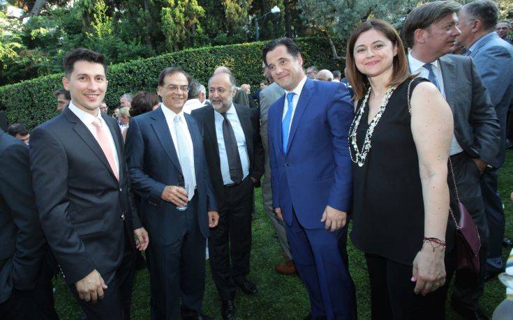 ÁÈÇÍÁ-Äåîßùóç ôïõ Áìåñéêáíïý ÐñÝóâç ÔæÝöñõ ÐÜéô ãéá ôçí åèíéêÞ åïñôÞ ôùí ÇÐÁ , ÇìÝñá Áíåîáñôçóßáò. (Eurokinissi-ÌÐÏÍÇÓ ×ÑÇÓÔÏÓ) ÁÈÇÍÁ-Äåîßùóç ôïõ Áìåñéêáíïý ÐñÝóâç ÔæÝöñõ ÐÜéô ãéá ôçí åèíéêÞ åïñôÞ ôùí ÇÐÁ , ÇìÝñá Áíåîáñôçóßáò. (Eurokinissi-ÌÐÏÍÇÓ ×ÑÇÓÔÏÓ)