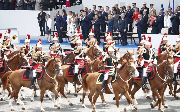 Εθνική εορτή σήμερα στη Γαλλία, ελπίδες για πανηγυρισμούς αύριο