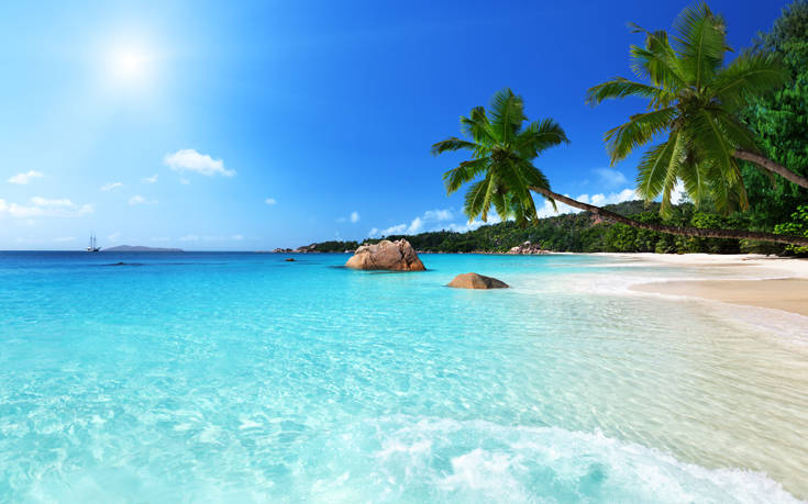 Στο νησί Πράλεν βρίσκεται μία από τις πιο όμορφες παραλίες στη γη