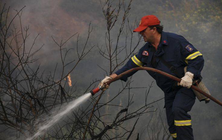 Εκκενώθηκε προληπτικά και το χωριό Σταυρός στην Εύβοια