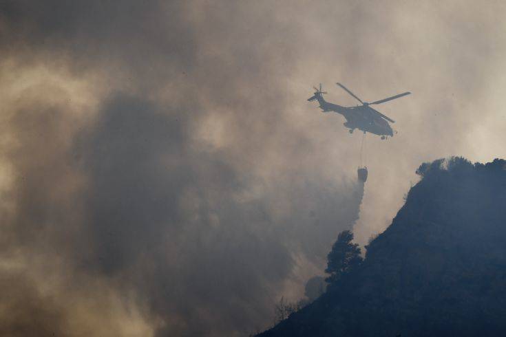 Σε εξέλιξη φωτιά στην περιοχή Αμάδες Χίου