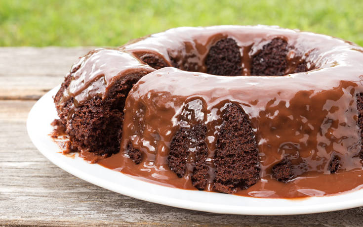 Σοκολατένιο κέικ με γλάσο σοκολάτας