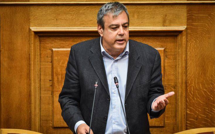 Βερναρδάκης: Δεν έγινε κάτι εκτός ελέγχου στο υπουργικό συμβούλιο