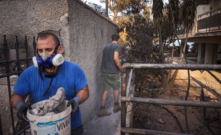 Δασοφύλακες: Η επιχειρησιακή μάχη με τη φωτιά χάθηκε στην Πεντέλη