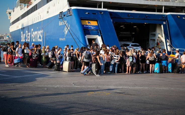 Αυξημένη κίνηση στα λιμάνια Πειραιά, Ραφήνας και Λαυρίου