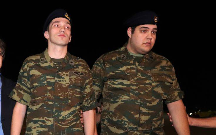 Μπαίνει στο αρχείο η κατηγορία περί κατασκοπείας για τους δύο Έλληνες στρατιωτικούς