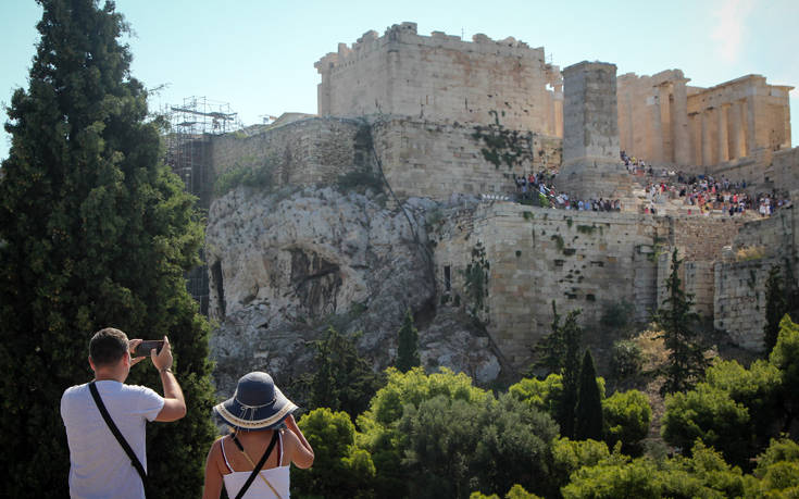 The Telegraph: Ελλάδα ο πρώτος προορισμός μετά την κρίση του κορονοϊού