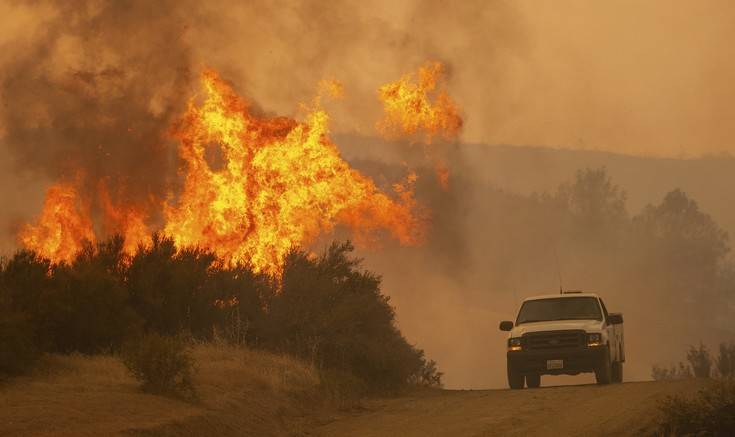 Ανεξέλεγκτη η φονική φωτιά στην Καλιφόρνια