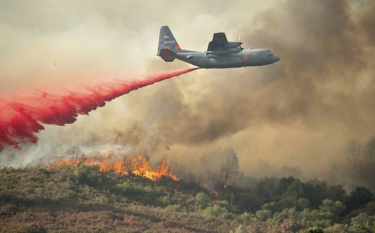 Μαίνεται η μεγαλύτερη πυρκαγιά στην ιστορία της Καλιφόρνιας