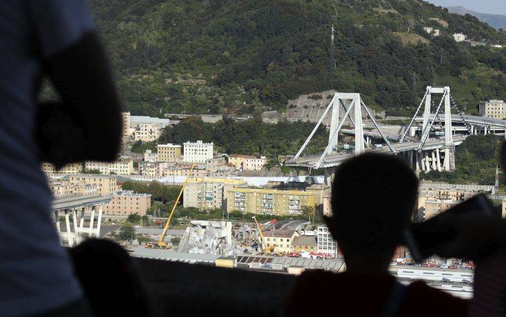 Πρόστιμα για την κατάρρευση της γέφυρας στη Γένοβα εξετάζει η ιταλική κυβέρνηση