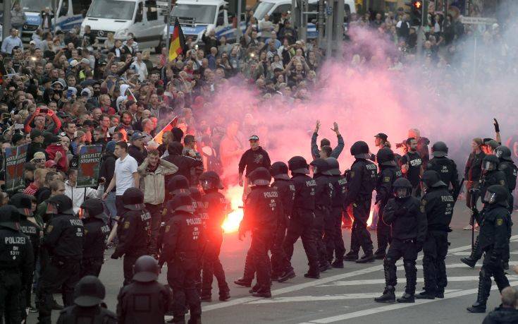 Συγκρούσεις ακροδεξιών και ακτιβιστών κατά του ναζισμού στη Γερμανία