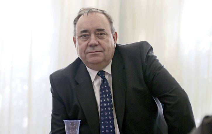 Παραιτήθηκε ο πρώην πρωθυπουργός της Σκωτίας για να μη βλάψει το κόμμα του