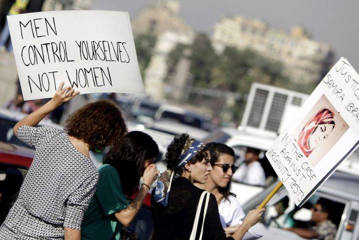 Σάλος στην Αίγυπτο από τις καταγγελίες για σεξουαλική παρενόχληση γυναικών