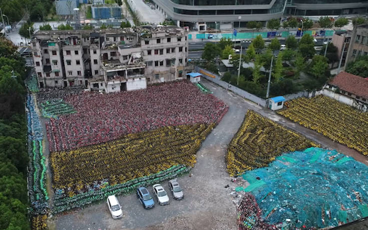 Έτσι μοιάζει από ψηλά ένα «νεκροταφείο» ποδηλάτων