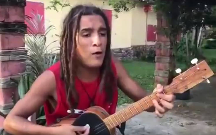 Ο τύπος που είναι από μόνος του ρέγκε συγκρότημα