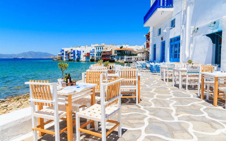 Επιτυχημένα αθηναϊκά στέκια σε αγαπημένα ελληνικά νησιά