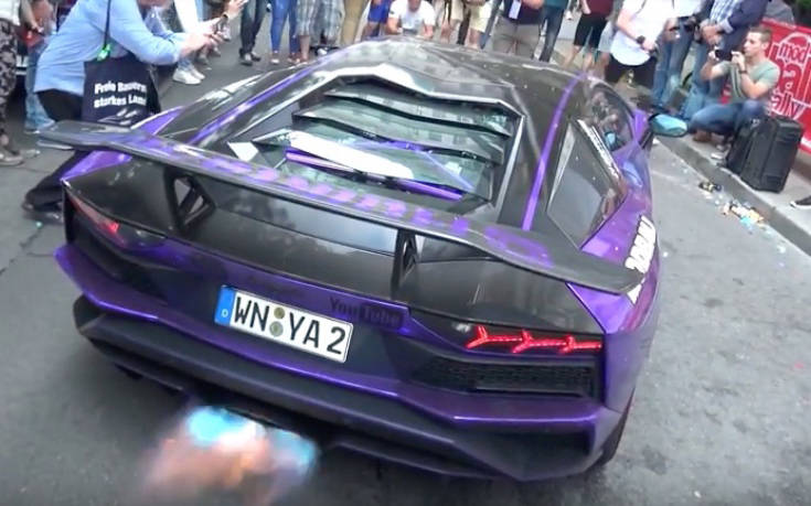 H Lamborghini που… πυροβολεί και πετάει φωτιές