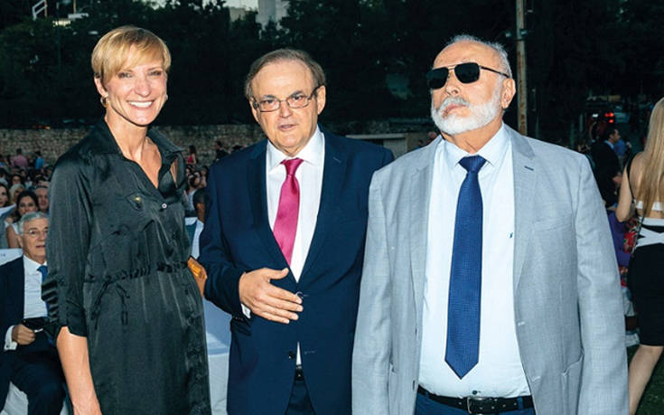 New York College Educational Group, μεγαλοπρεπείς αποφοιτήσεις με διεθνές αποτύπωμα