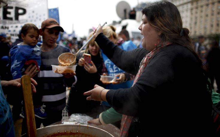 Στο δρόμο και πάλι οι Αργεντίνοι κατά της λιτότητας