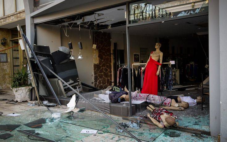 Εικόνες από την έκρηξη ΑΤΜ στον Βύρωνα
