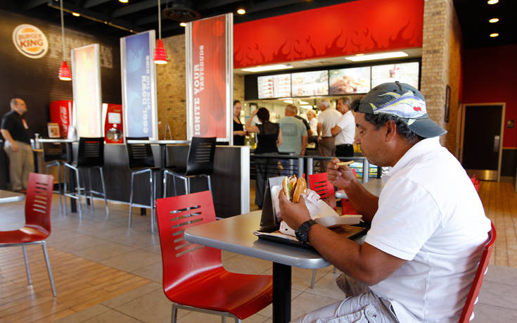Αλυσίδα fast food πληρώνει στον πρώτο που θα δοκιμάσει το νέο της έδεσμα… 22.000 ευρώ