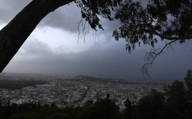 Άστατος και βροχερός ο καιρός την Κυριακή