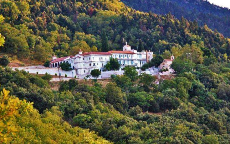 Προσκυνητής στη Λαμία βρέθηκε στο κενό από γεφύρι