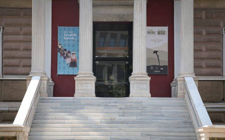 Ποινή φυλάκισης στις δυο γυναίκες που βανδάλιζαν εκθέματα σε μουσεία