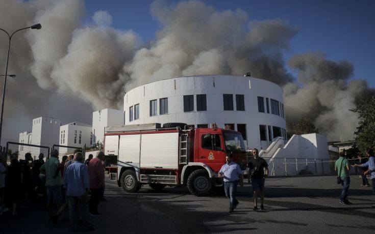 Έσβησε μετά από μεγάλη κινητοποίηση της Πυροσβεστικής η φωτιά στο Ηράκλειο