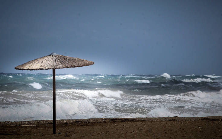 Καιρός &#8211; Κέρκυρα: Θυελλώδεις άνεμοι στο νησί &#8211; Δεμένα τα πλοία ανοιχτού τύπου