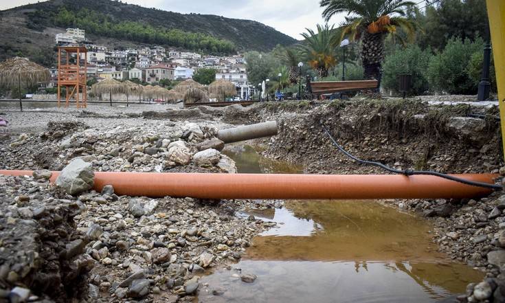 Πάνω από 1.300 κλήσεις στην Πυροσβεστική λόγω της κακοκαιρίας