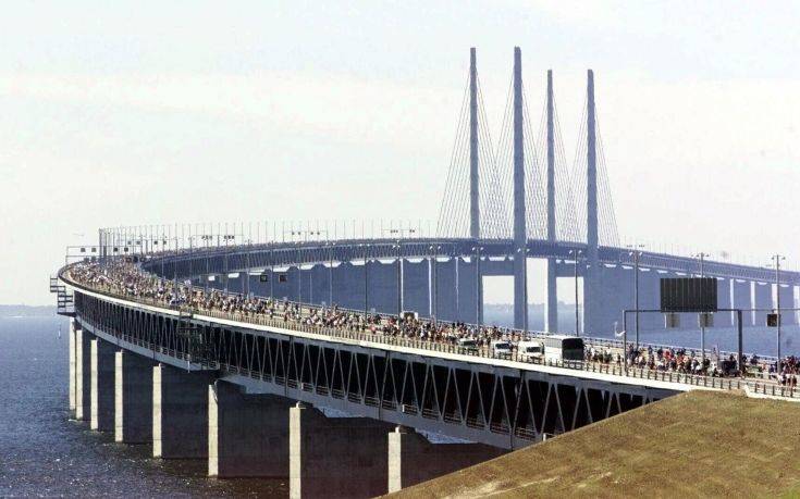 Έκλεισαν γέφυρες και σταμάτησαν προσωρινά φέρι μποτ και τρένα στη Δανία