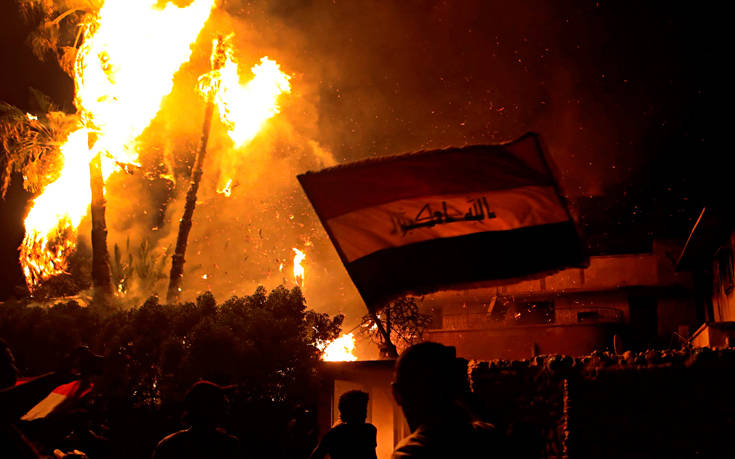 Βίαιες συγκρούσεις διαδηλωτών με την αστυνομία στο Ιράκ