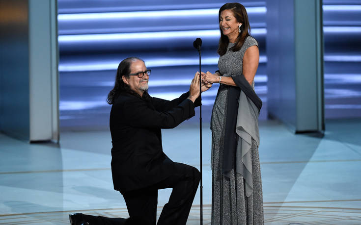 Η ανατρεπτική πρόταση γάμου στη σκηνή των βραβείων Emmy