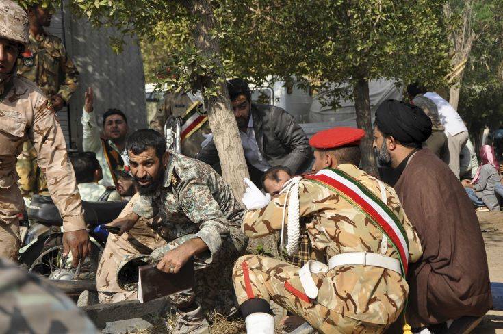 Ο ιρανικός στρατός υποστηρίζει ότι οι δράστες συνδέονται με τις ΗΠΑ και το Ισραήλ
