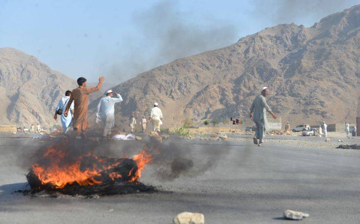 Έκρηξη παγιδευμένου με εκρηκτικά αυτοκινήτου στο Αφγανιστάν