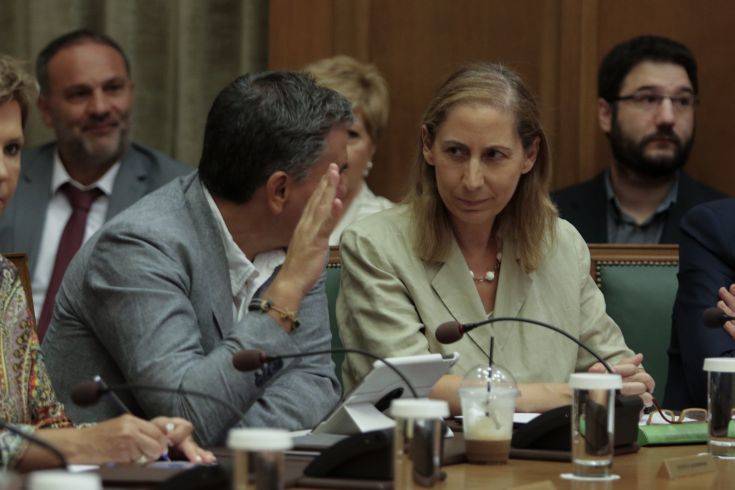 Ξενογιαννακοπούλου: Η πολιτική πλέον μπαίνει στο τραπέζι