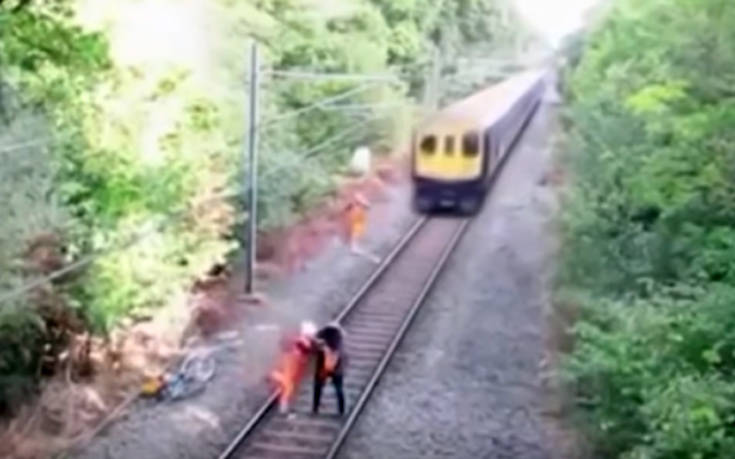 Ο ορισμός του «παρά τρίχα»