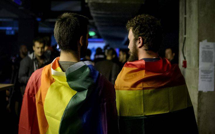 Αποτυχία το δημοψήφισμα κατά του γάμου των ομοφύλων στη Ρουμανία
