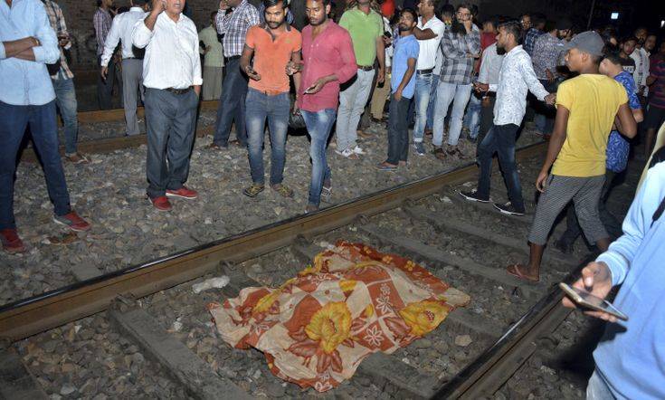 Ανεβαίνει ο αριθμός των νεκρών από το σοκαριστικό σιδηροδρομικό δυστύχημα στην Ινδία